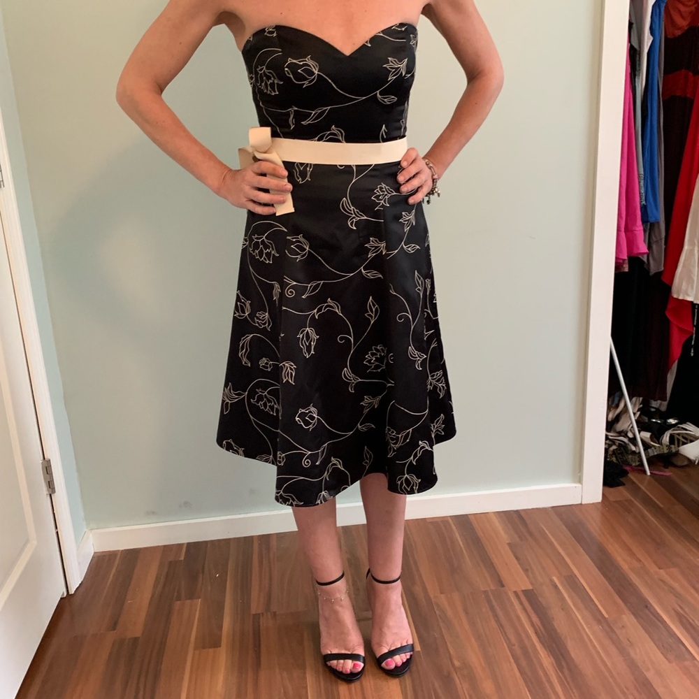 WHBM black floral strapless dress - Picture 1 of 5